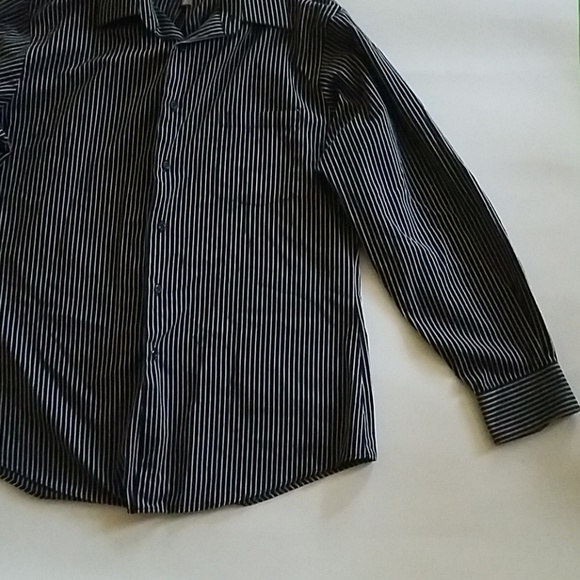 Shirt - Picture 2 of 5